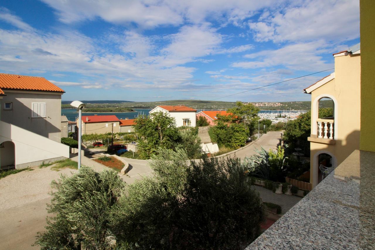 Apartments Koritnik Punat Exterior photo